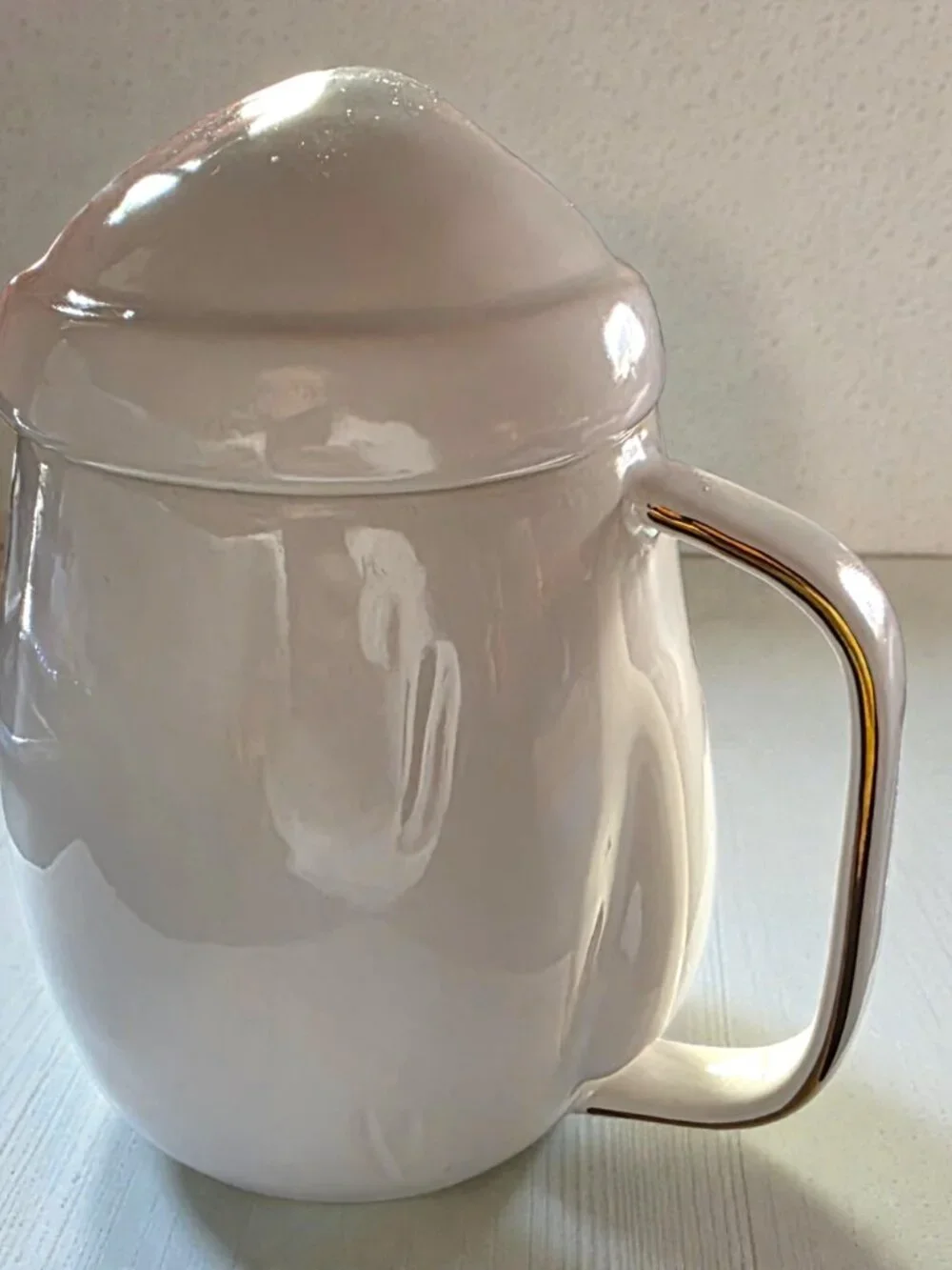 WEST ELM YETI Figural Mug With Lid Ceramic White With Gold Trim